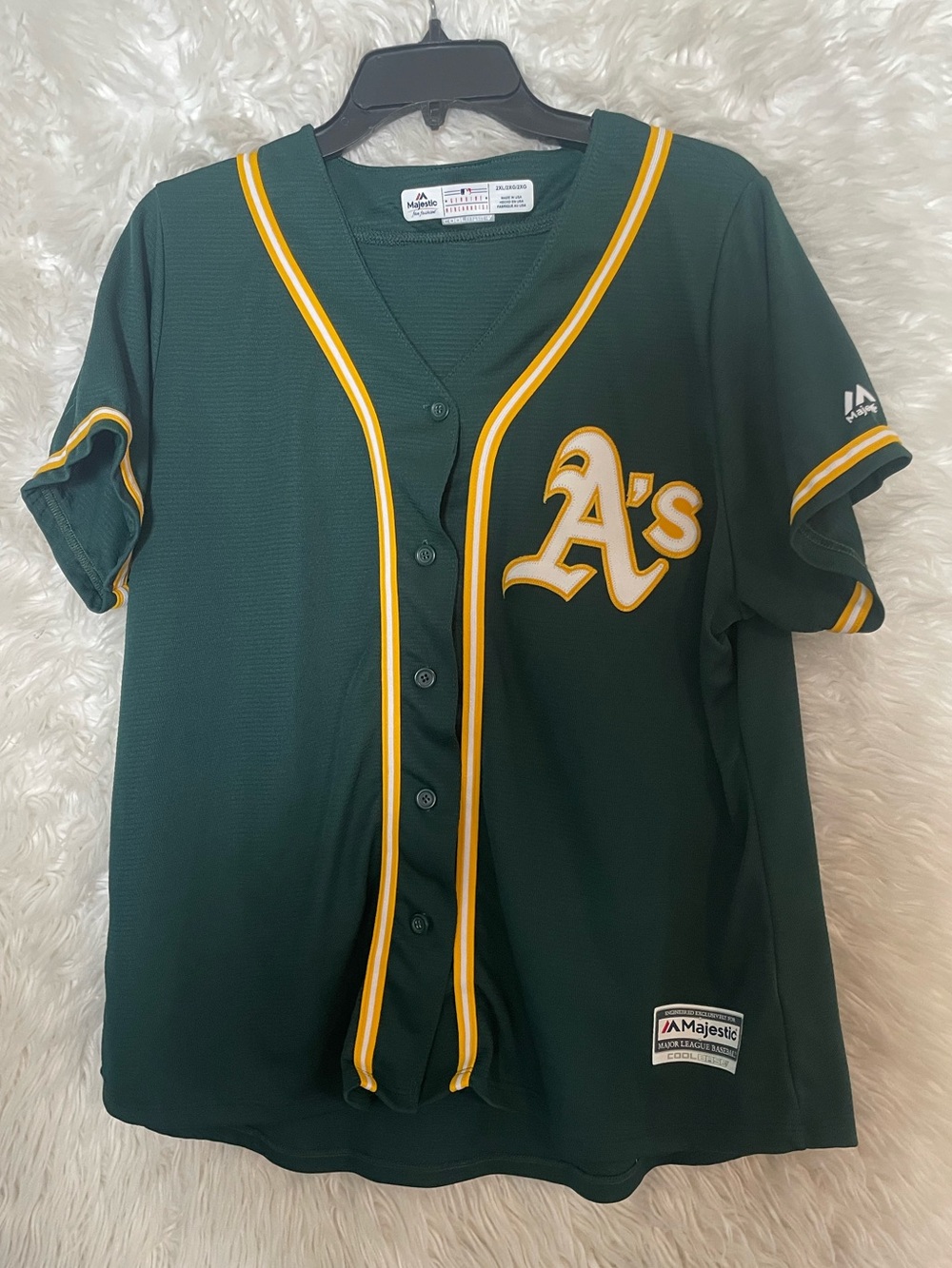 Oakland Athletics Majestic Fan Fashion Women’s Coolbase Baseball Jersey. 2XL